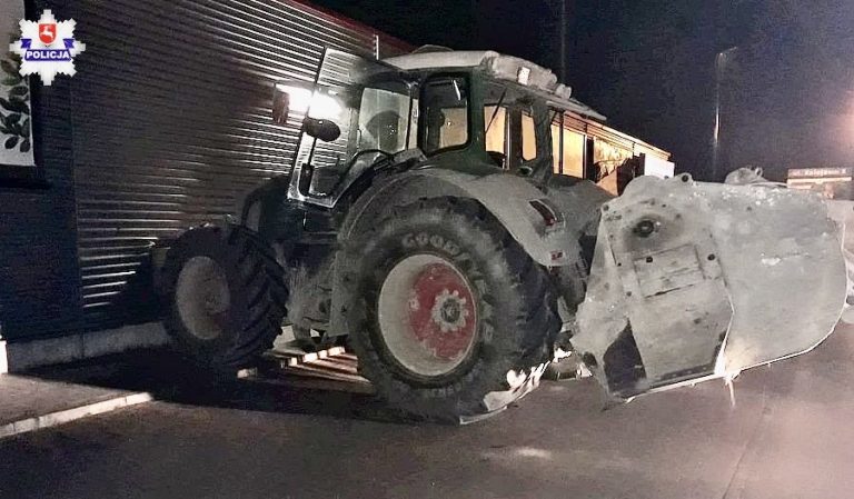 Ciągnikiem wjechał w ścianę jednego z marketów.