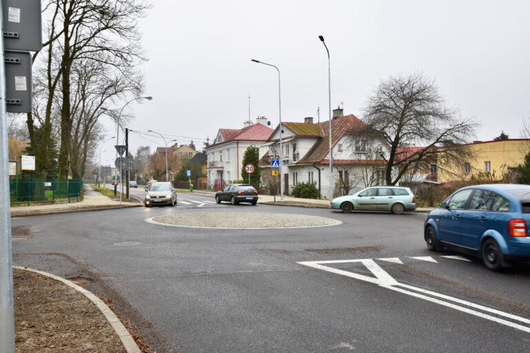 ZAMOŚĆ: Mini – rondo przy SP nr 7 już gotowe.