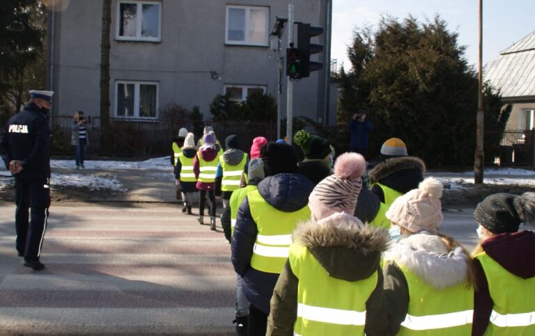 ZAMOŚĆ: Uczniowie SP nr 6 już wiedzą, jak bezpiecznie przechodzić przez jezdnię