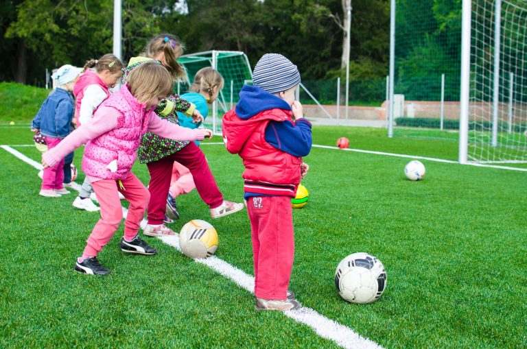 GM. ZAMOŚĆ: Dzień Dziecka z Izbą i na sportowo