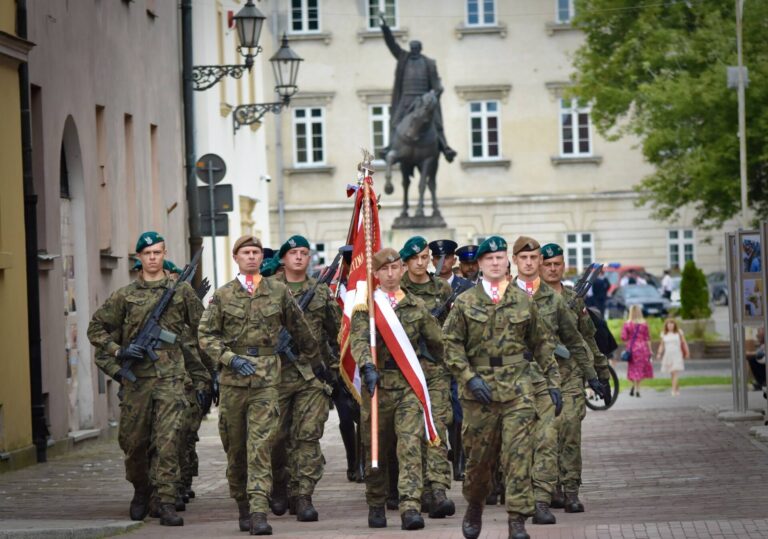 Zapraszamy na Święto Wojska Polskiego – “Silna Biało-Czerwona”. Publikujemy program.